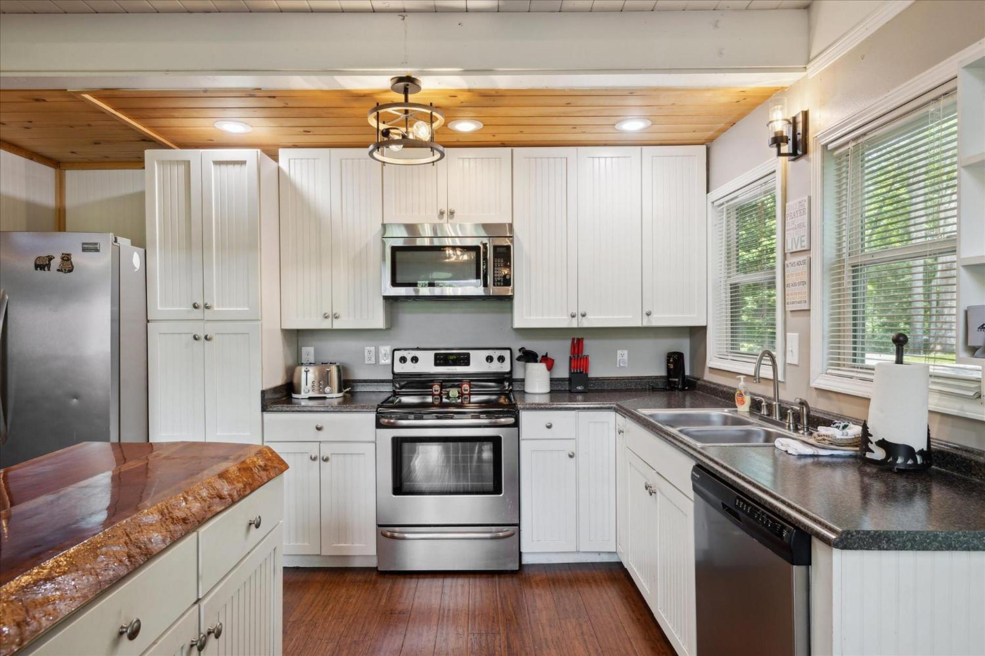 Southern Oak At Chalet Village - 5 Minutes From Gatlinburg And National Park Exterior photo