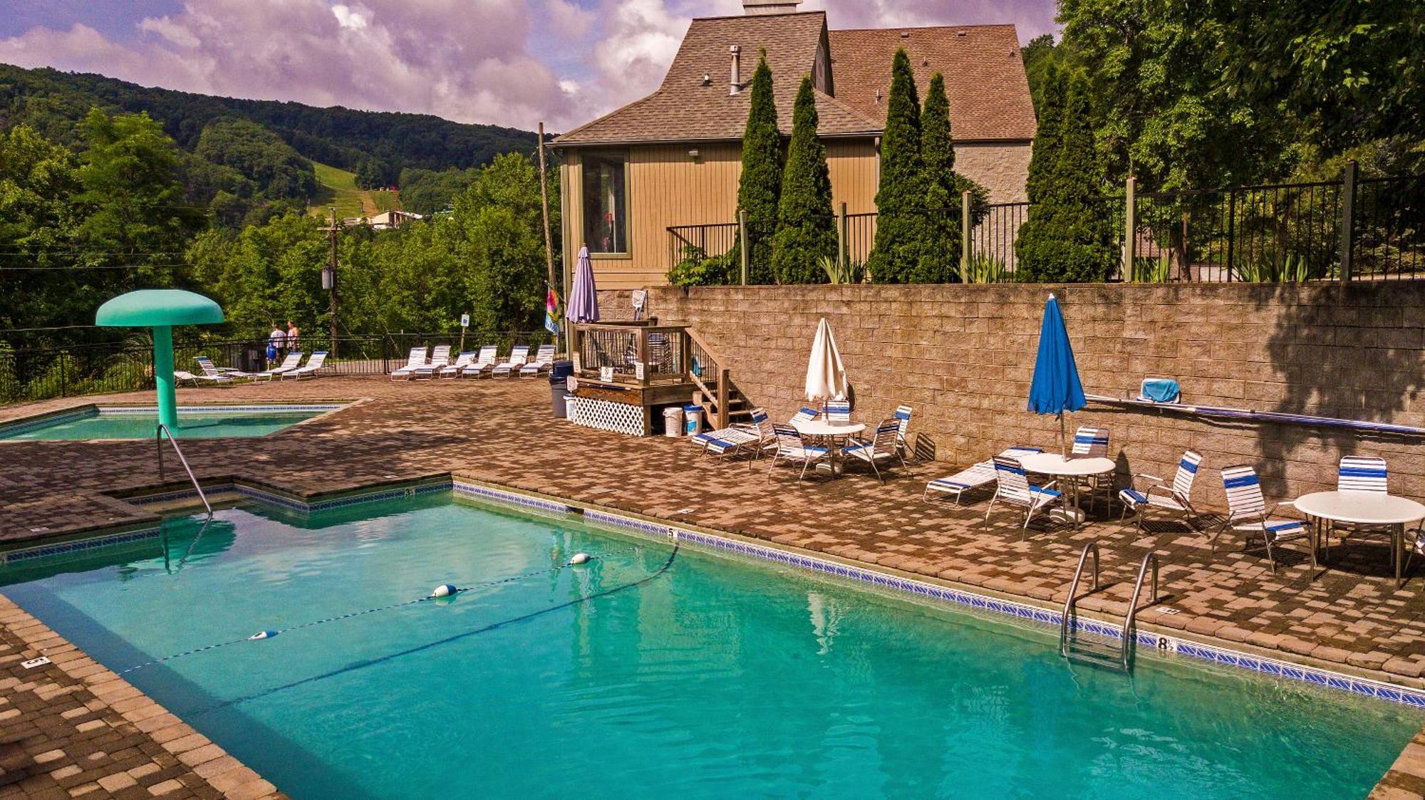 Southern Oak At Chalet Village - 5 Minutes From Gatlinburg And National Park Exterior photo